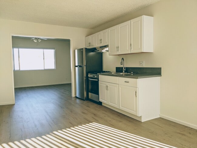 Studio Kitchen - 153 S Hayworth Ave