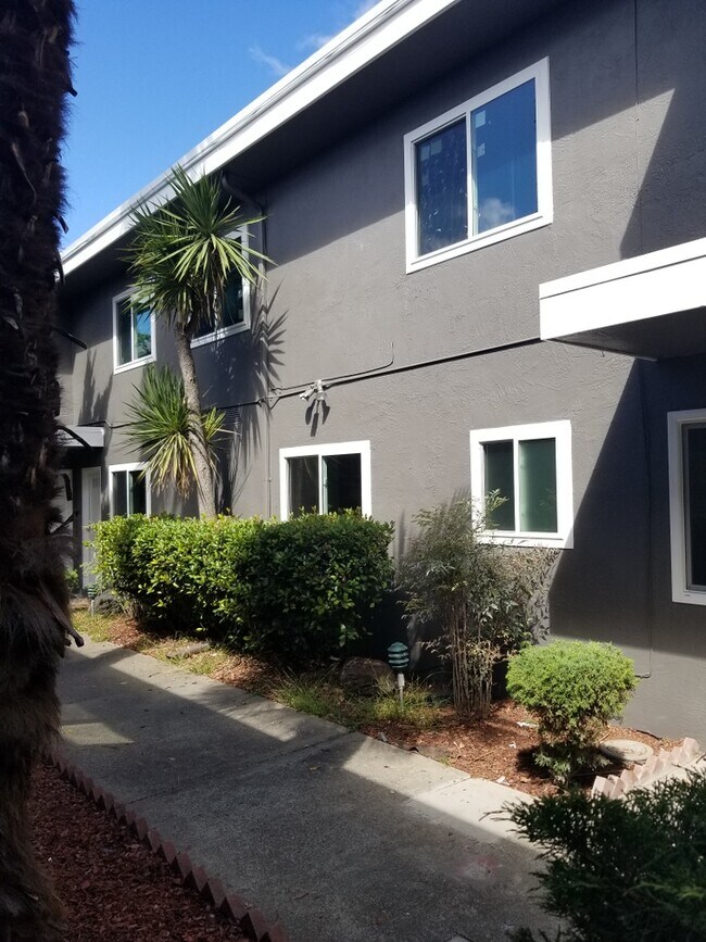 Foto del edificio - 3216 Delaware St