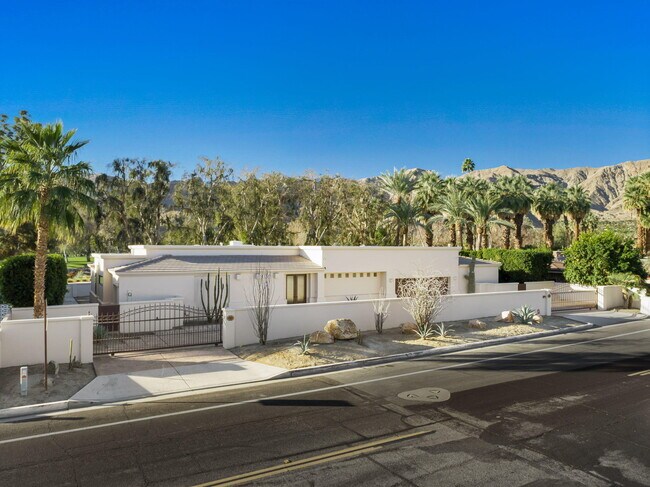 Foto del edificio - 71151 Country Club Dr
