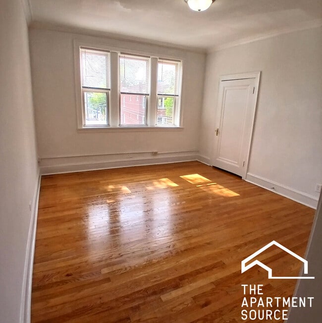 Building Photo - 4808 W Barry Ave