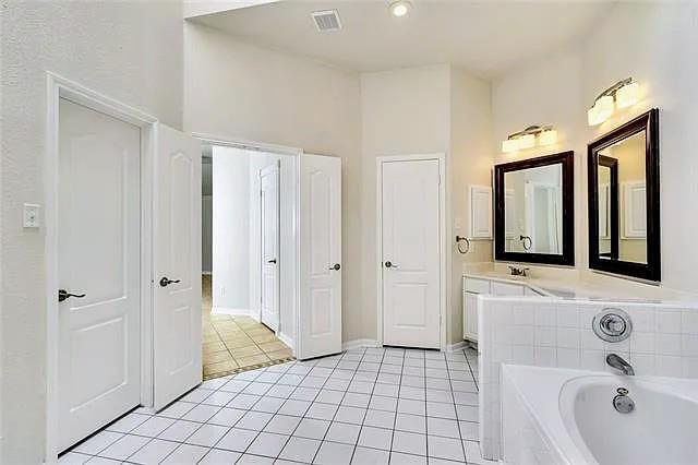 Building Photo - 3602 Bird House Dr