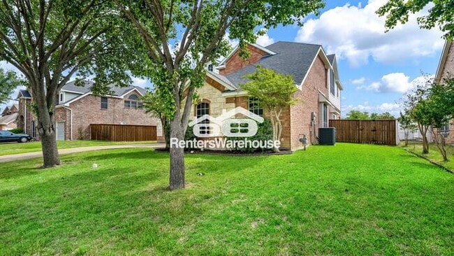 Building Photo - 508 Lilac Ln