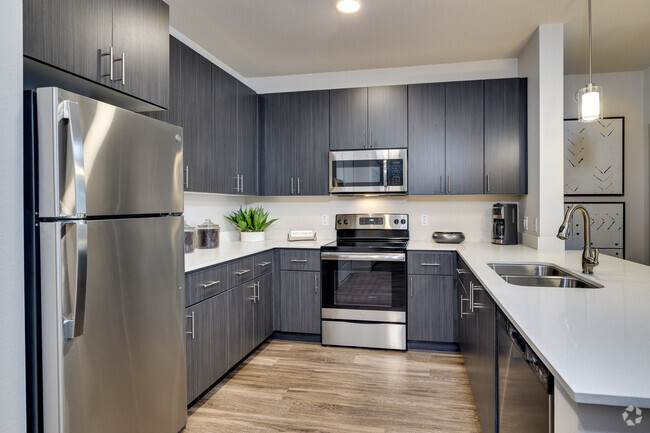 2BR, 2BA - 1037SF - Cocina - Parc South Mountain