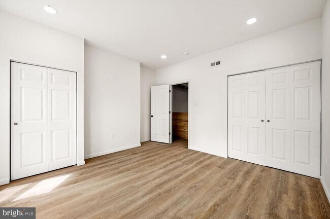 Foto del edificio - 5227 Chancellor St