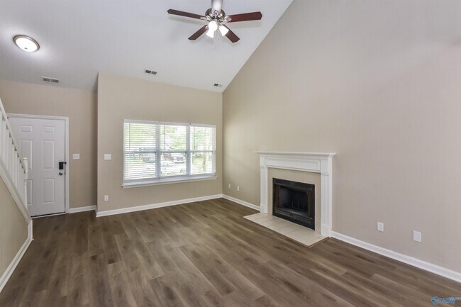 Building Photo - 229 River Oaks Dr