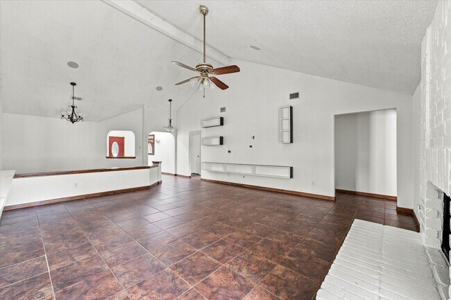 Building Photo - 15919 Barbarossa Dr