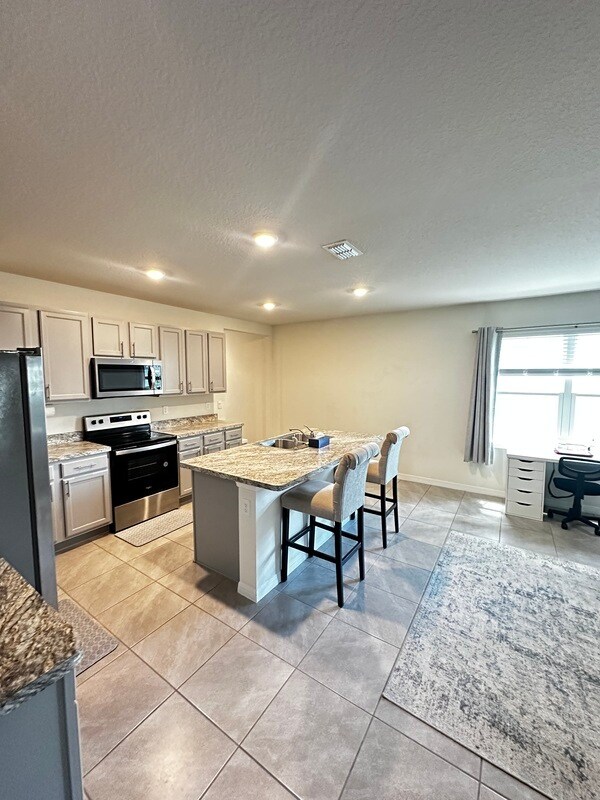 Foto del edificio - 1391 Berry Ln