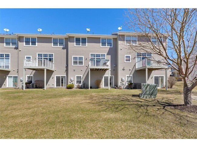 Building Photo - 16645 50th Ct N