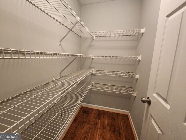 Foto del edificio - 8070 Santee Ct