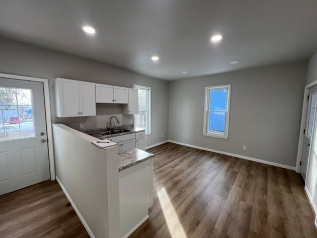 Building Photo - 1549 S 11th St