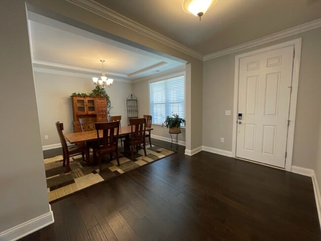 Building Photo - 1425 Barn Door Dr