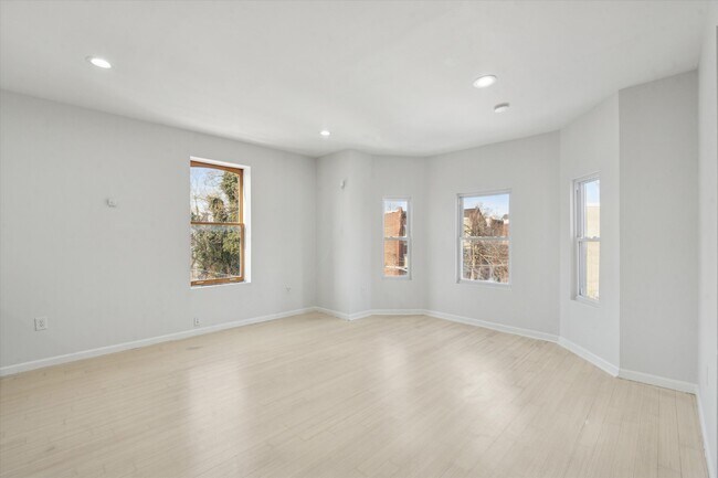 Foto del edificio - 1919 W Diamond St