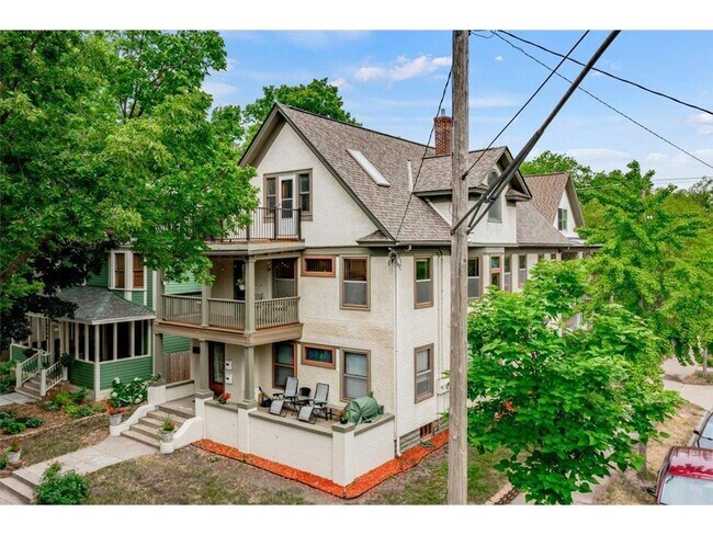 Foto del edificio - 3302 Harriet Ave