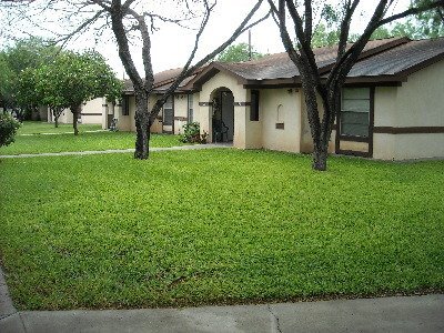 Building Photo - 611 S Leo Ave