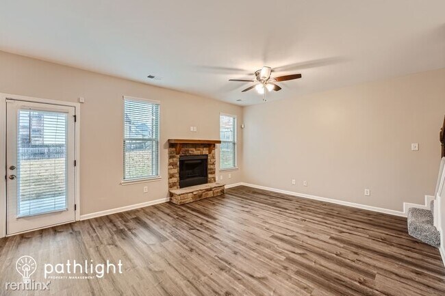 Foto del edificio - 5 br, 3 bath House - 4025 Trimrose Court UNIT