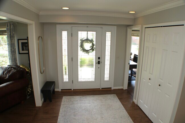 Building Photo - 362 Lake Forest Rd