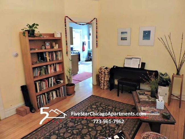 Building Photo - 4521 N Claremont Ave