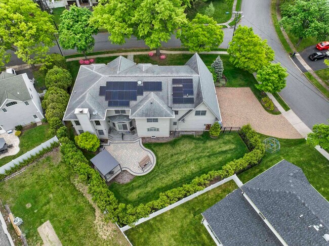 Building Photo - 100 Nichols Dr