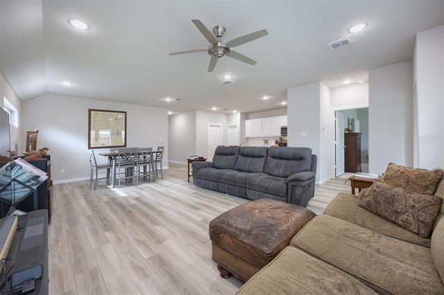 Building Photo - 545 Beck Dr