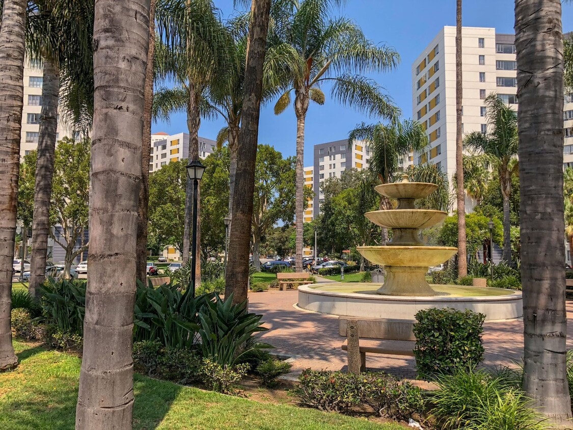 Park La Brea Apartments in Los Angeles, CA Westside Rentals