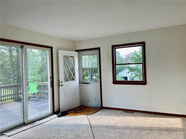 Foto del edificio - 80 Mallory Ln