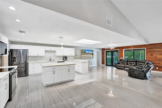 Foto del edificio - 9620 NW 26th Ct