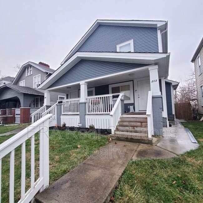 Building Photo - 215 Midland Ave