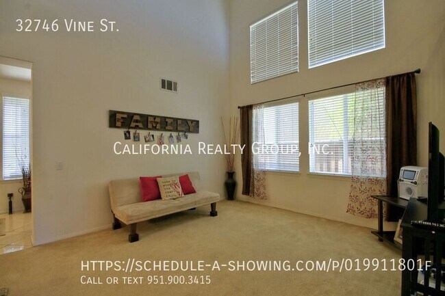 Foto del edificio - 32746 Vine St