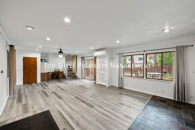 Foto del edificio - 3951 E 38th St