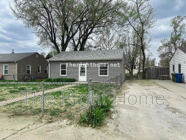 Building Photo - 2810 S Crawford St
