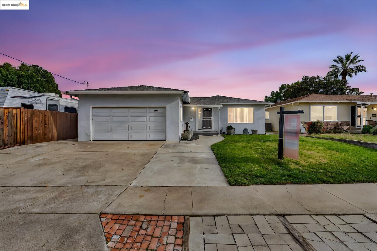 Foto principal - 1209 Tulip Dr