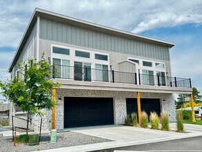 Building Photo - 226 Miller Ln