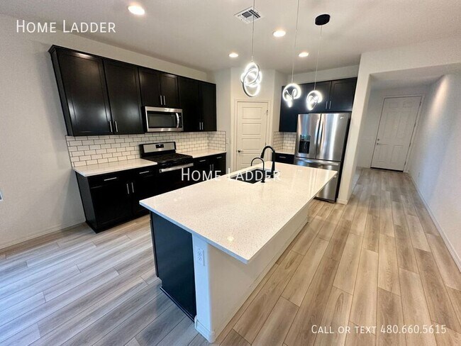 Foto del edificio - 19842 W Badgett Ln