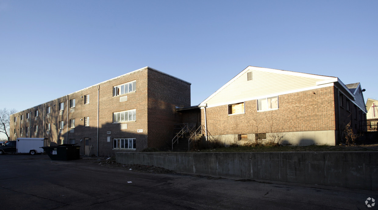 Building Photo - 135 North Court St