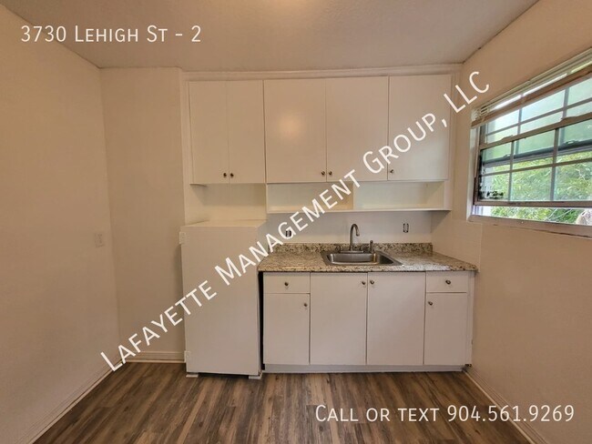 Foto del edificio - 3730 Lehigh St