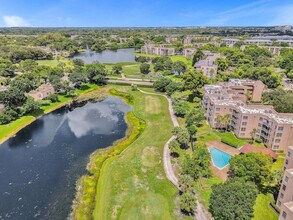 Building Photo - 1831 Sabal Palm Dr