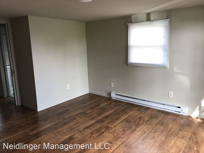 Building Photo - 1 br, 1 bath House - 4 Walnut Lane