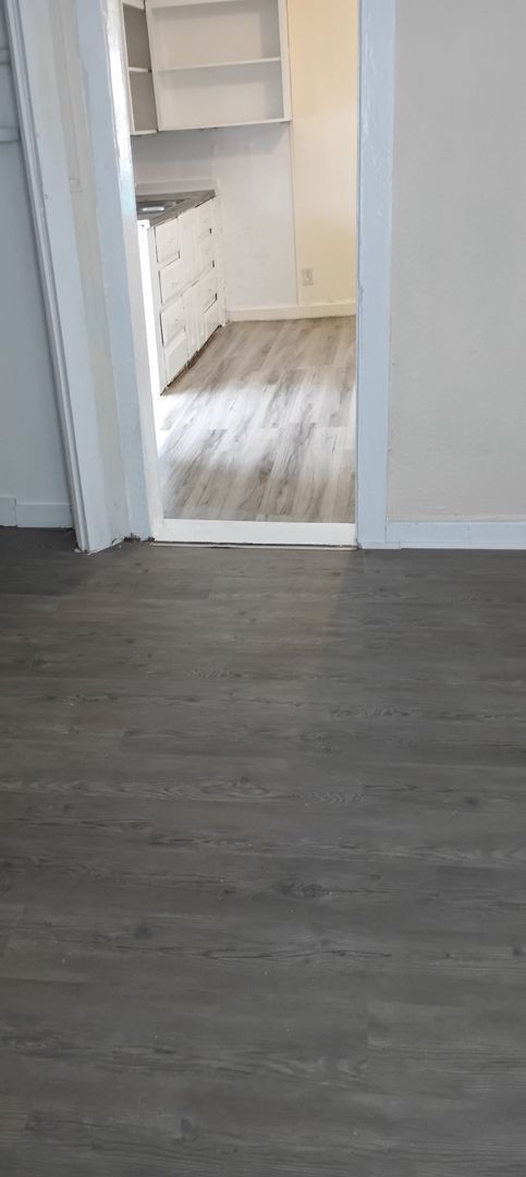 Foto del edificio - 2 Bed 1 Bath with Fenced Yard on Corner Lot