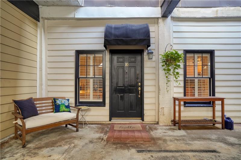 Foto principal - 1026 St Charles Ave NE