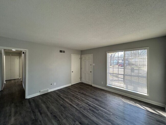 Foto del edificio - 5104 Christopher Ave