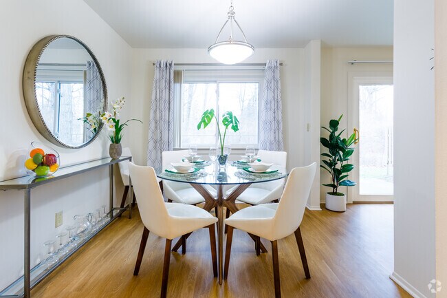 3HAB, 1,5BA - 1054 ft² - Forest Glen Townhomes
