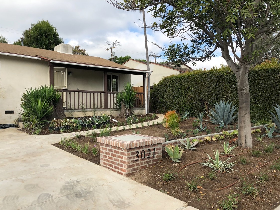 Primary Photo - 3021 Midvale Ave