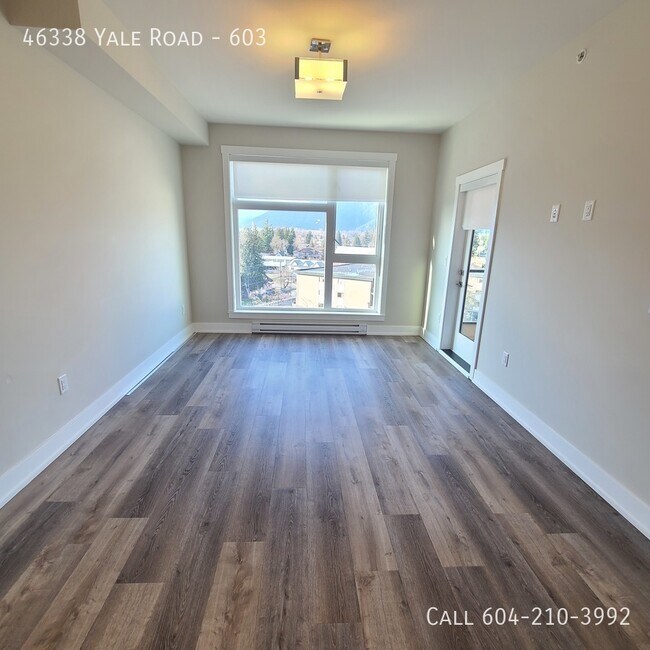 Photo du bâtiment - Top Floor Condo