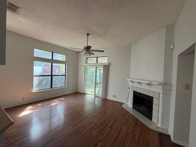 Building Photo - 8023 Dove Trail Dr