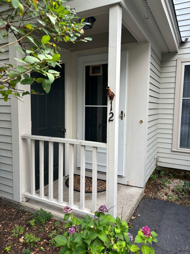 Building Photo - 12 Woodland Green