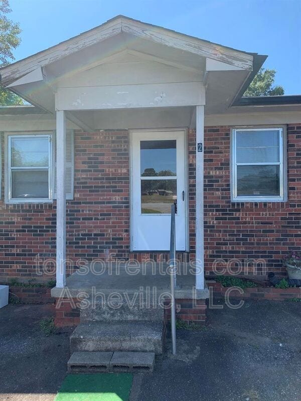 Building Photo - 3126 US-221
