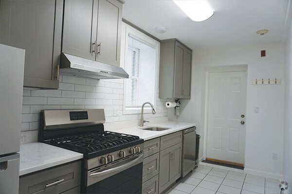 Building Photo - 23 Lambert St
