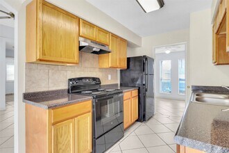 Building Photo - 4936 Meadowood Cir