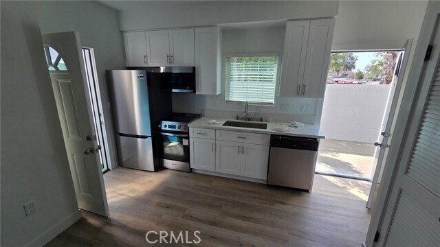 Foto del edificio - 988 El Camino Dr