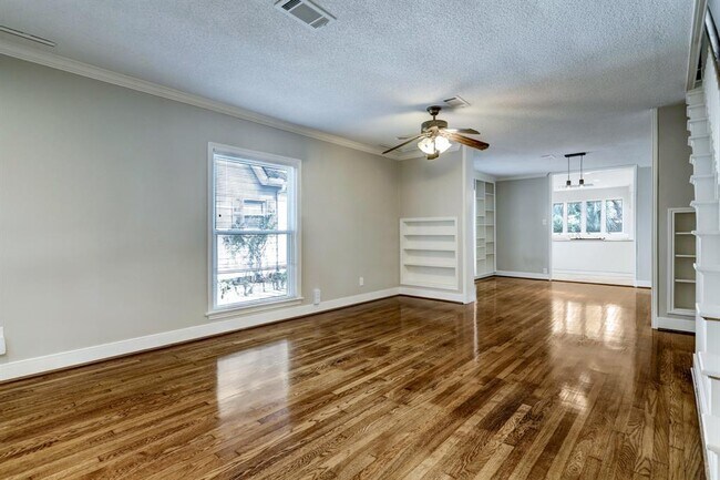 Foto del edificio - 6519 Mercer St